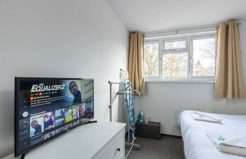 The Eldern - Spacious, Netflix, free Parking, close to A1 - Photo 6