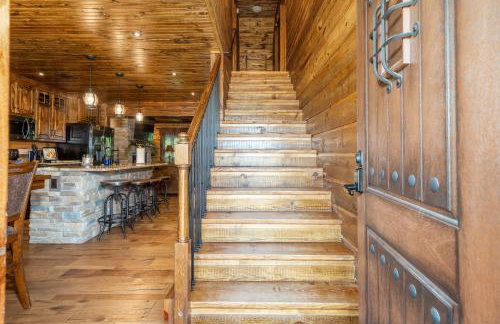 River Lodge Escape with Hot Tub - Foto 21