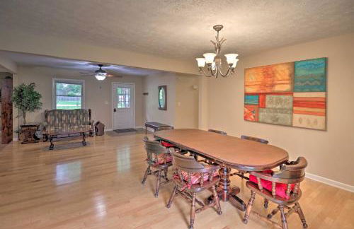 Hendersonville Home with Fire Pit 5 Mi to Downtown! - Foto 8