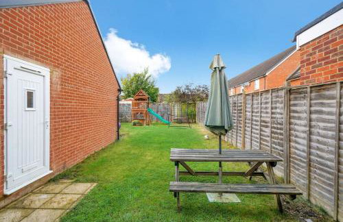 3 BR 5 Beds 3 Bath Private Garden Parking x2 Ideal for Family & Work Stays - Foto 21