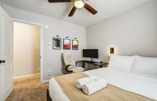 Carson Camp Gym Workstations & Fenced Yard - Foto 23