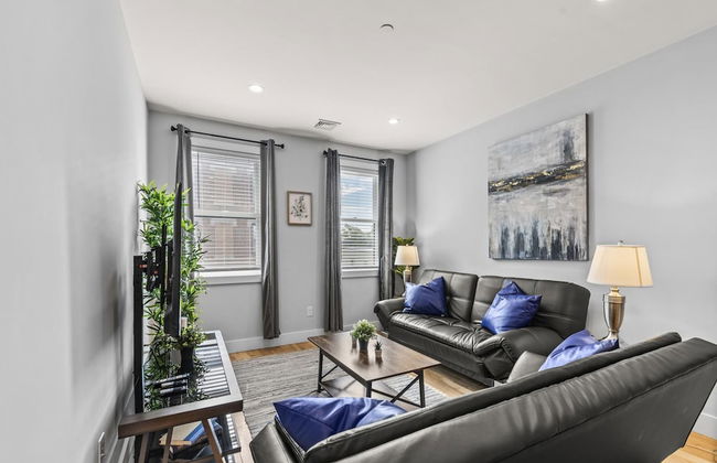 Luxury 2BD 2BA Near Logan Airport and T Station - Foto 14