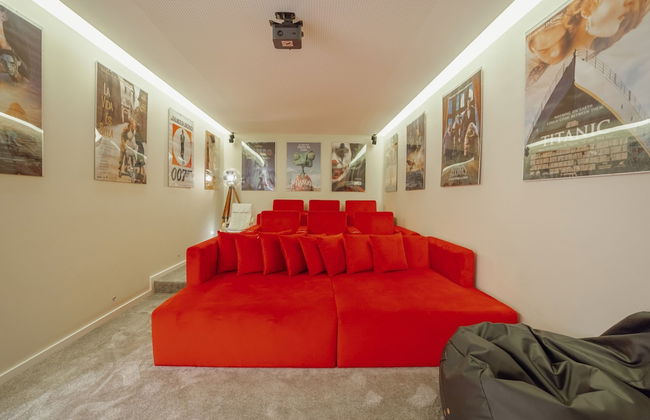 Pool Cinema Villa by Vacationy - Foto 61