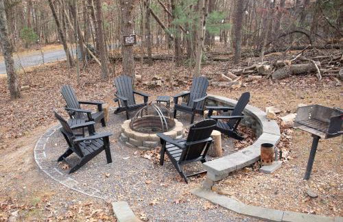 Bryce Chalet - Hot Tub, Game Room, Fire Pit, Pets - Foto 4