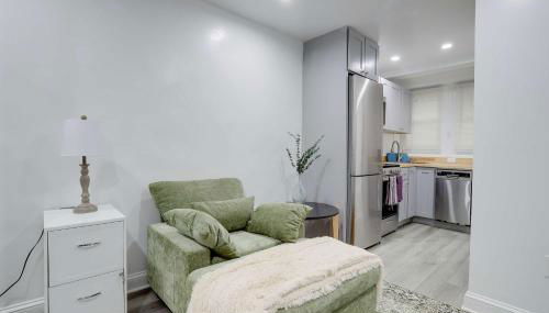 Sojourn Studio Cosmopolitan Pad 5 Min from Metro - Foto 3