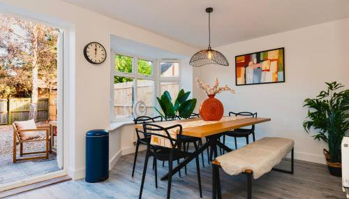 5 Bed House Sleeps 9 Parking Garden Pet Friendly in Sileby - Foto 1