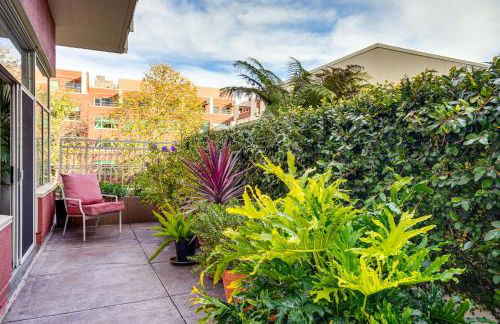 Luxe Condo with Private Patio and Perks in Emeryville! - Foto 3
