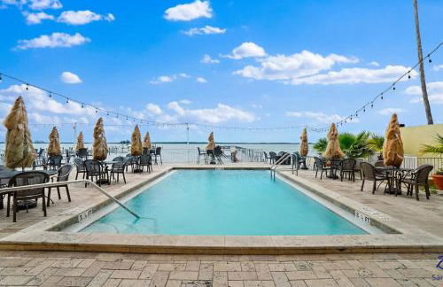 Beso Del Sol Beauty Studio Oasis in Dunedin 409 - Foto 19