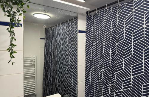 Grand appart lumineux - 6 pers, wifi, parking, check-in facile, proche commodités & métro 5min - Foto 19