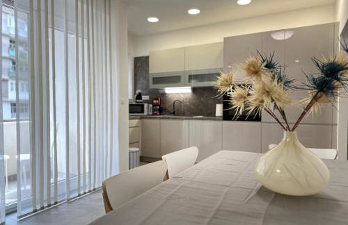 Emily at CITY CENTER - Foto 4