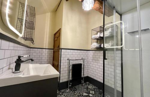 Derbyshire Chapel for 6 at Harthill Hall private hot tub 8am - 10pm plus private daily use of indoor pool and sauna 1 hour - Photo 16