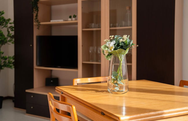 Scarlet Apartment with Garden - Photo 20