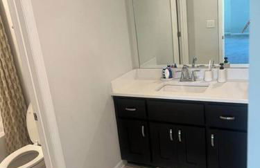 Spacious Modern Retreat Near Downtown - Photo 19