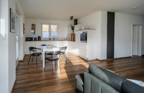 Hangar 19 Superior Apartment mit Terrasse und Garten H1W2 - Foto 9