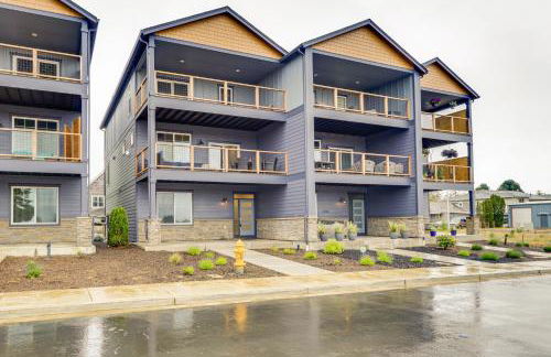 Columbia River Views Spacious Hammond Getaway! - Photo 4