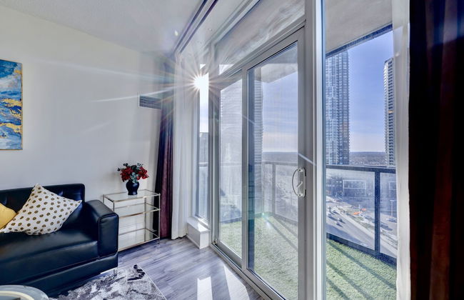 Grand Royal Condos -Mississauga SQ One - Photo 19