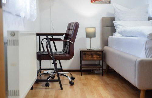 FEWO-LAVEES moderne zentrale FeWo nahe OMV Wacker Kliniken Burg -Eigener Eingang-Schlüsselloser Check in - Foto 6