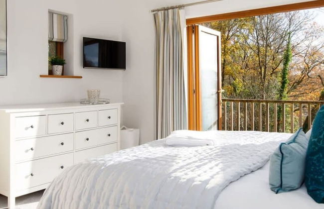 Serene Riverside 6BR Luxury Retreat in Curdridge - Photo 34