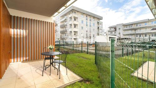 Pastel Blue Studio Grunwald with Garden & Parking Poznań by Noclegi Renters - Foto 3, Garden, Garden view