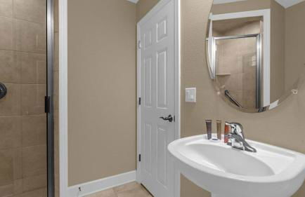 Sun, Fun & Summer Getaway - TownHome by Disney! - Photo 18