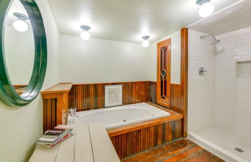 Ornate Victorian with Courtyard and Fire Pit - Foto 31