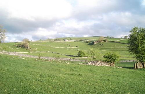 Hall Dale View near Matlock & Peak District - Photo 40