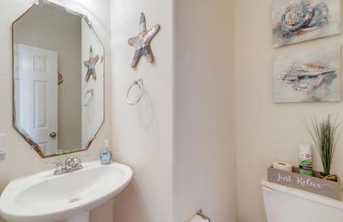 Lake-View Home with Pool Access in Legends Ranch! - Foto 30