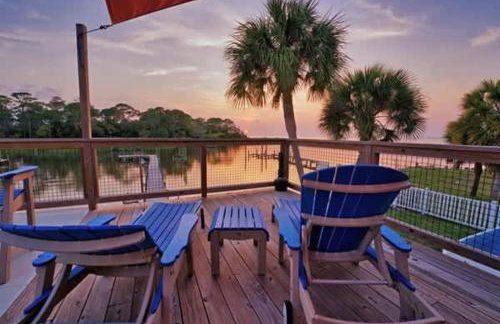 Spacious house- Deep Water Dock Pool Golf Cart Rental available - Foto 1