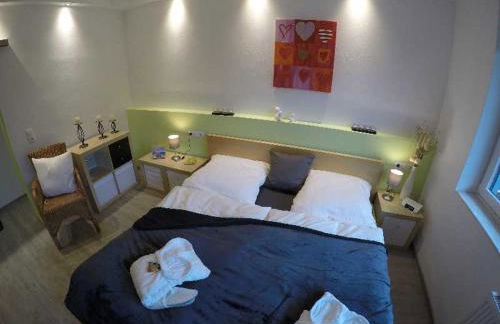 4 Sterne Ferienwohnung Schlossblick Sauna Pool Whirlpool pri - Foto 23