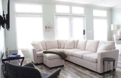 Beach Getaway at 2 Pelicans Walk to the Water - Foto 17