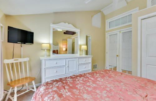 Turtle Cove Bay Beach House about 13 Mi to Buffalo! - Foto 26