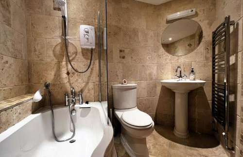 2 Shanklin Manor - Ground Floor apartment overlooking Park in Shanklin Old Village - Photo 39