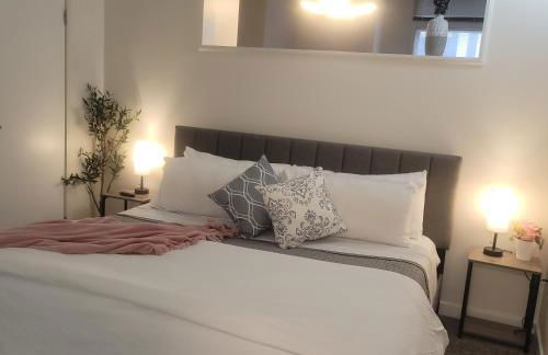 #1 Downtown King Free Parking- Walk to Gainbridge, Lucas Oil, Conv Cntr - Foto 6