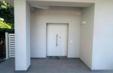 White Villa - Photo 4