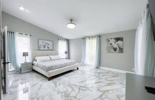 Modern Lakefront Home - Foto 52