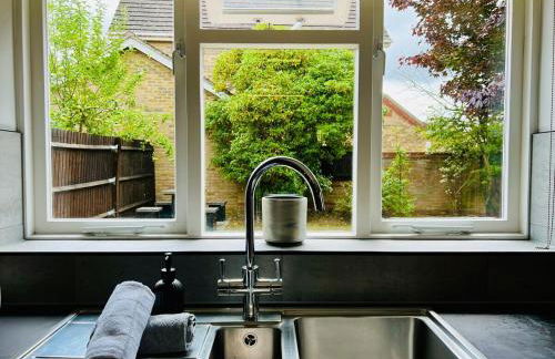 Luxury Homely Stay Near City Centre With Parking - Foto 16