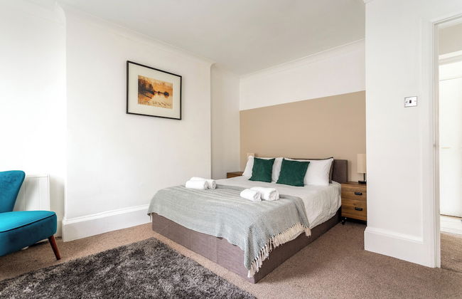 Super Central 3 Bed Property - Foto 3