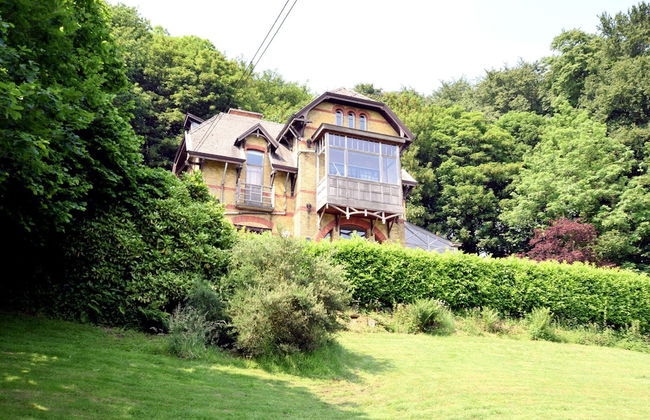 A Beautiful Art Nouveau House With an Enormous Garden - Foto 36