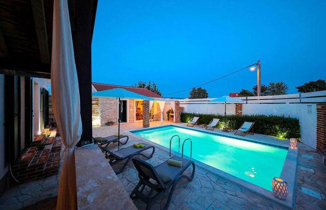 Villa With Private Pool and Terrace - Foto 18