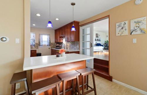 Relaxing 4 bedroom - Full Kitchen & Dining - BART - Foto 24