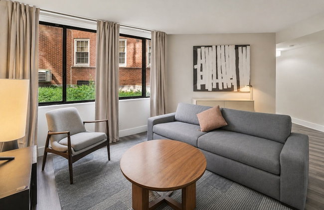 Global Luxury Suites at Georgetown - Photo 42