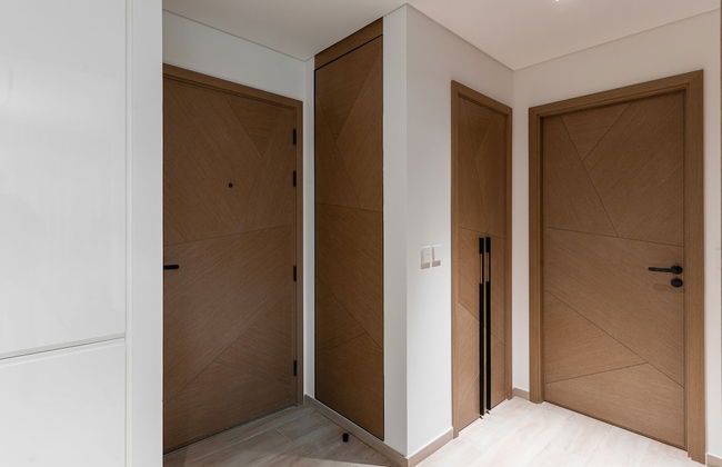 Stylish 1BR at Palace Residences - Photo 17