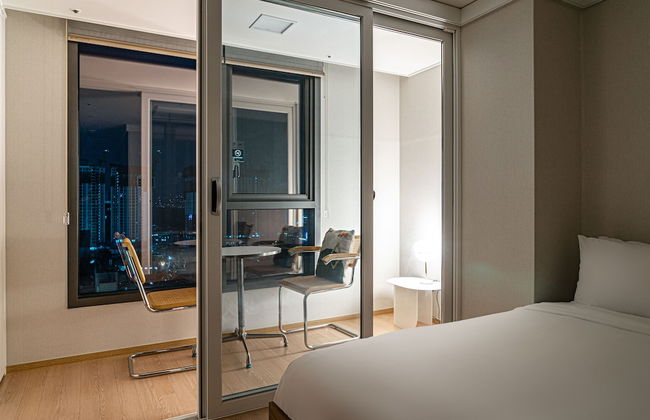 Urbanstay Myeongdong - Photo 2