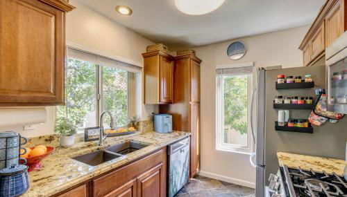 Pool Access and Balcony Updated Condo Near UCSD! - Foto 5