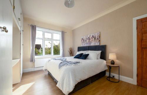 Spacious Apartment - Parking - Sleeps 5 - Foto 11