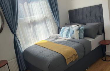 Spacious 2B Apt Zone 2 sleeps 4 F5 - Photo 18