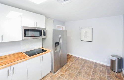 Upgraded Lux Retreat in Coconut Creek with Pool and Hot Tub - Foto 18