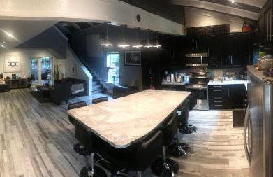 Artistic Retreat, King Suite with Private Balcony! - Foto 7