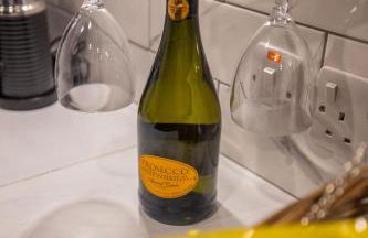 The Secret Garden, Donaghadee - The Hideaway - Stylish 5-Beds, and Lavish 3-Bedrooms - Guests 7 - Super Fast Speed Wi-FI - Foto 57