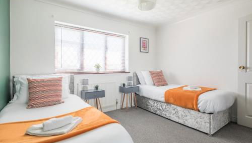 Spacious Home for 10 - Garage & Family Ready - Foto 5